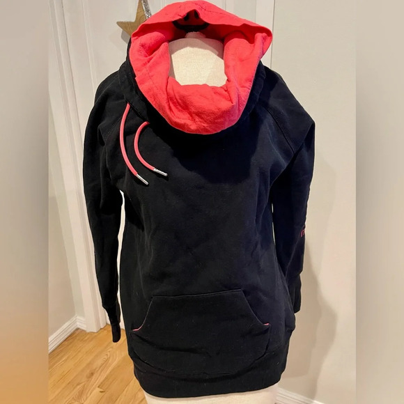 Calvin Klein Performance Sweaters - Women's Calvin Klein Performance Scoop Neck Pullover Sweater Size Medium.